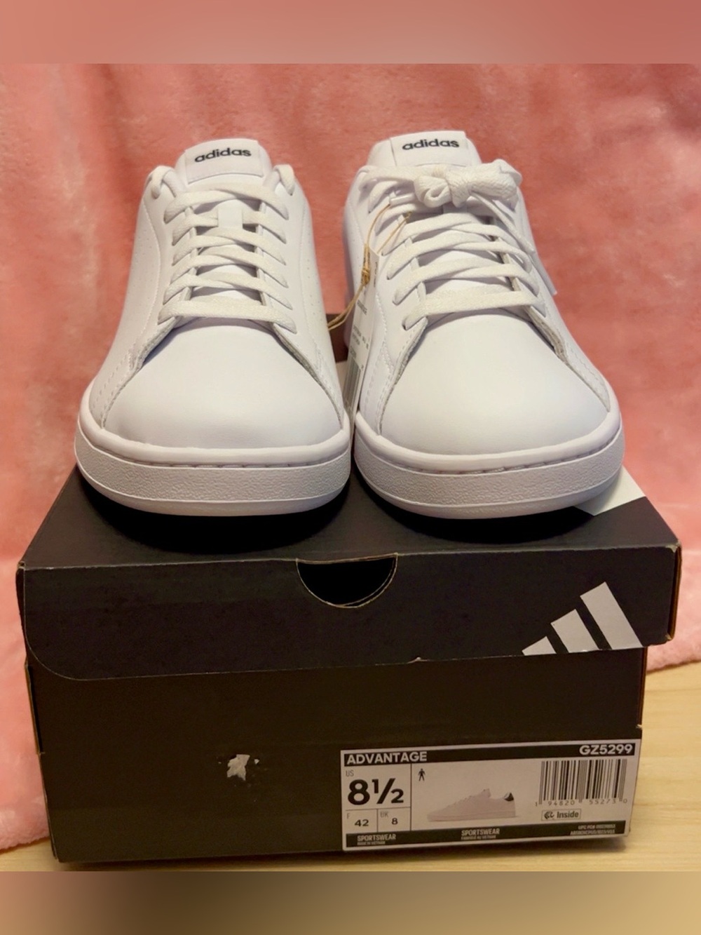 Adidas Advantage 8.5 Men’s/10 Women’s White Low-Top Classic Court Sneakers